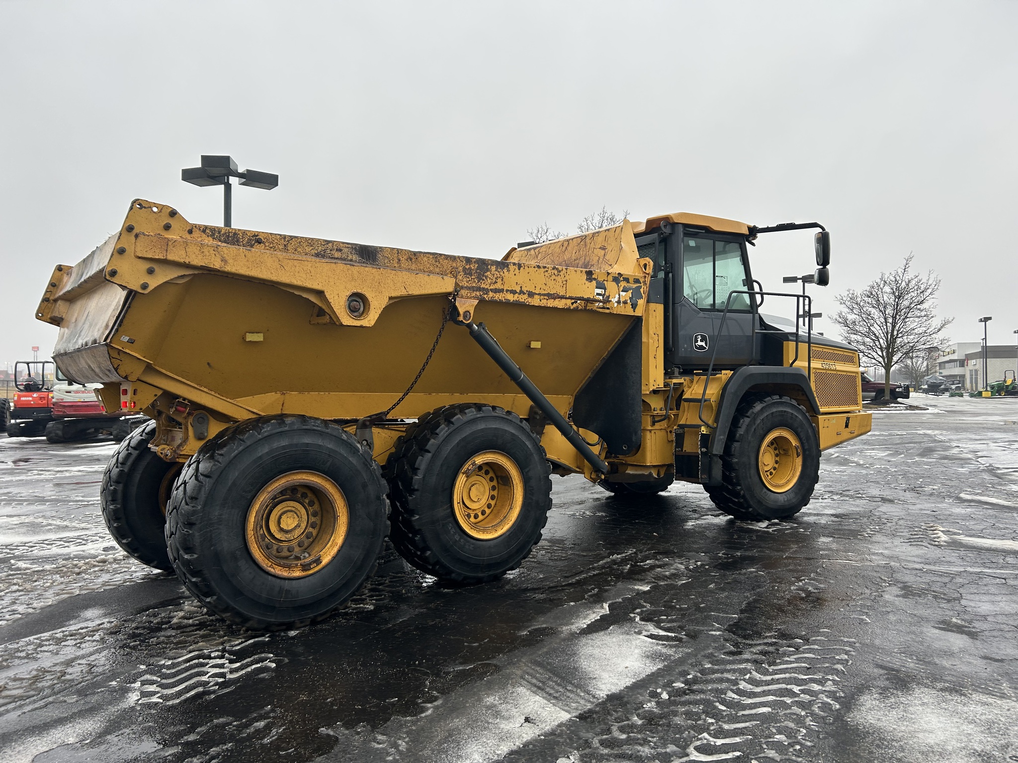 2018 John Deere 260E Image 3