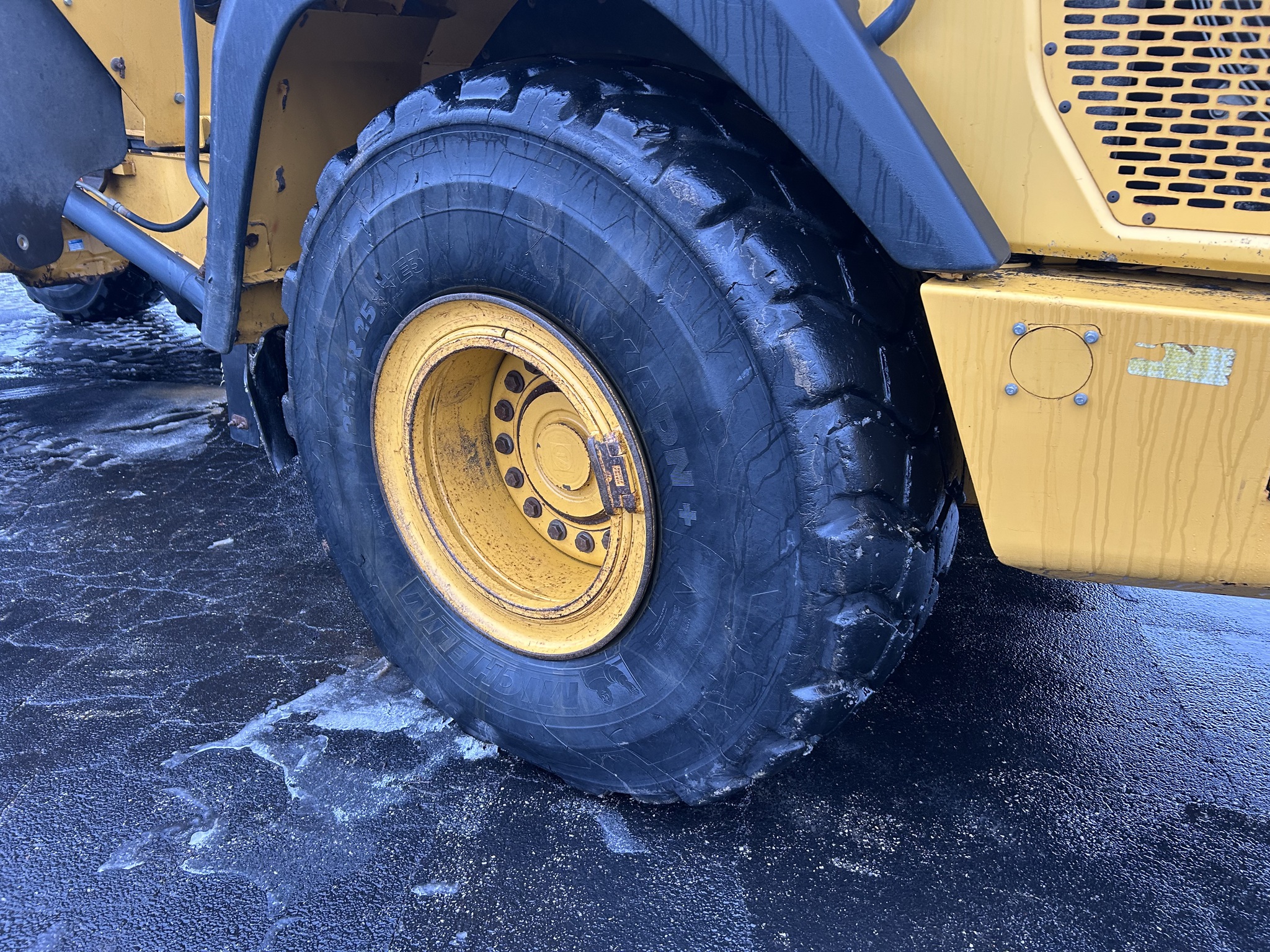 2018 John Deere 260E Image 5