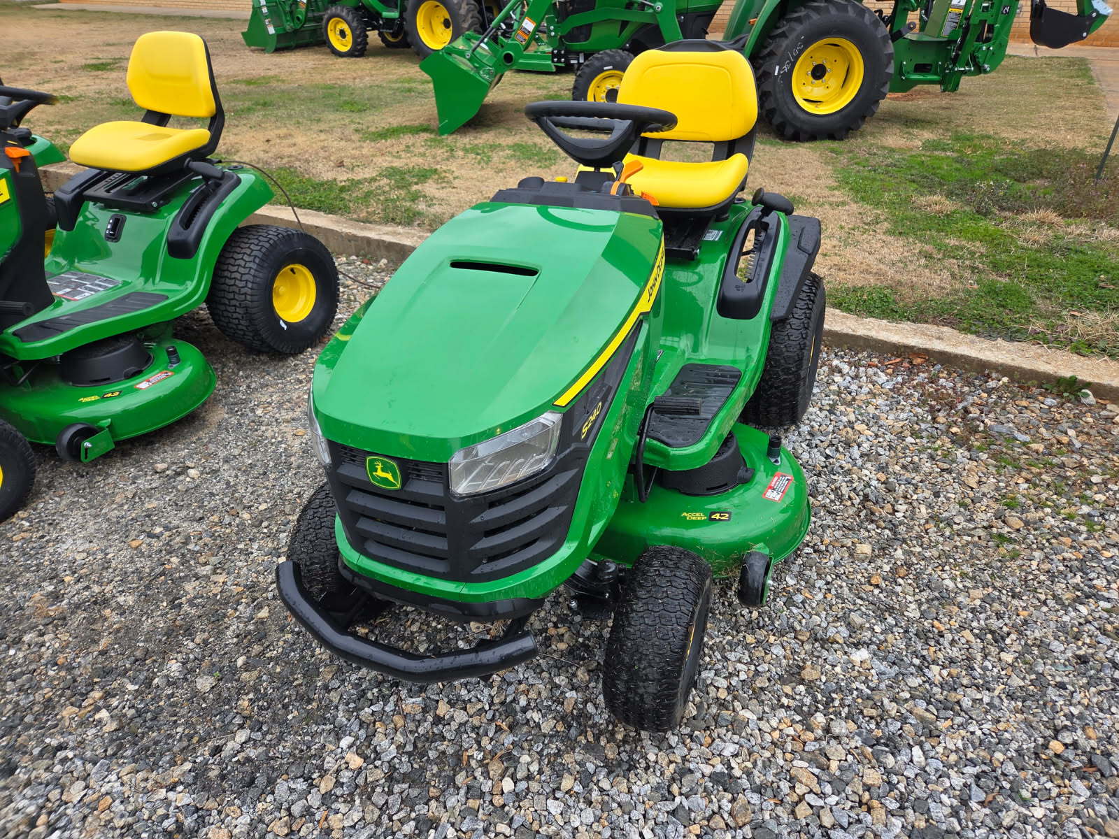 2025 John Deere S240 Image 2