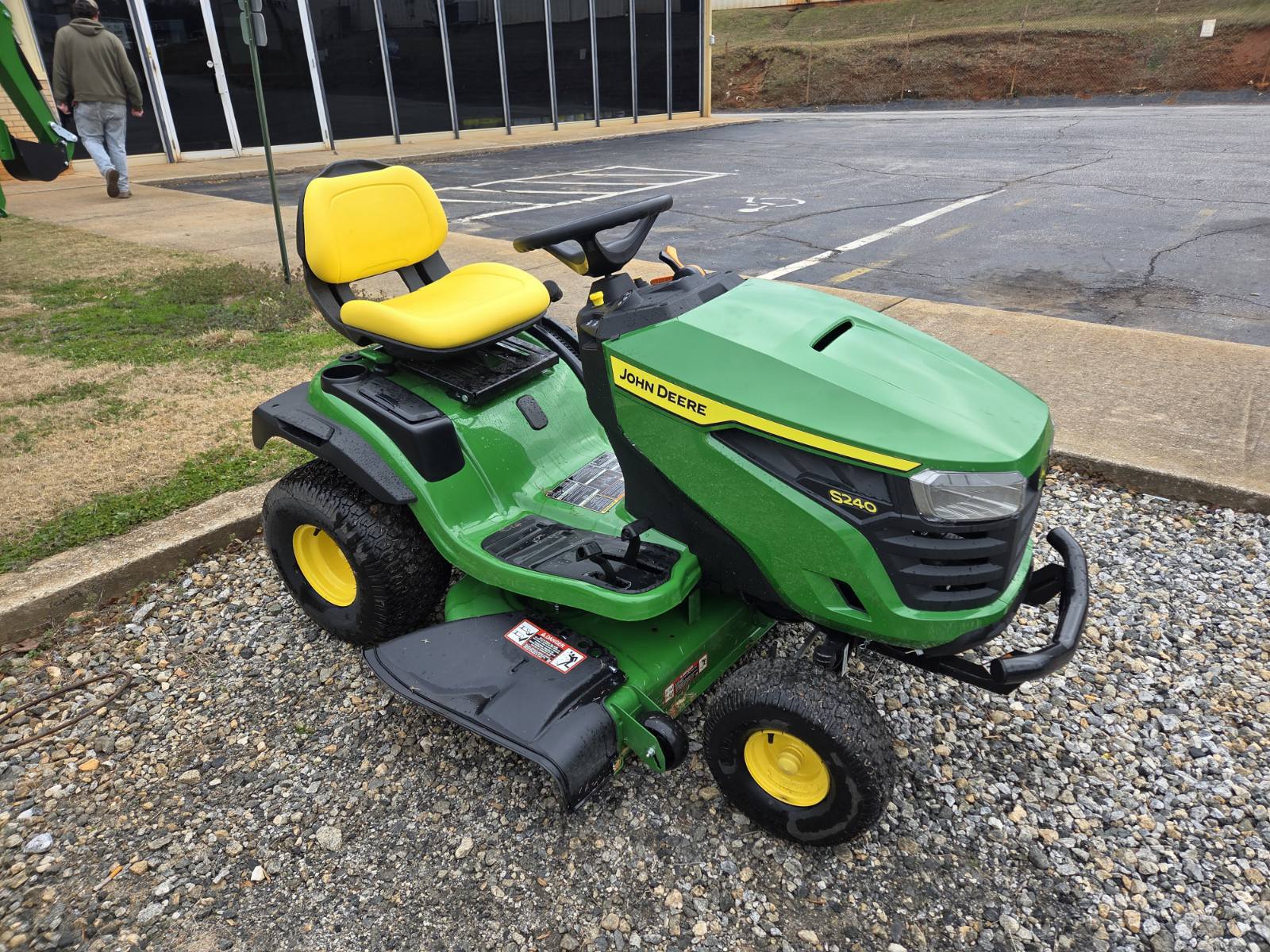 2025 John Deere S240 Image 3