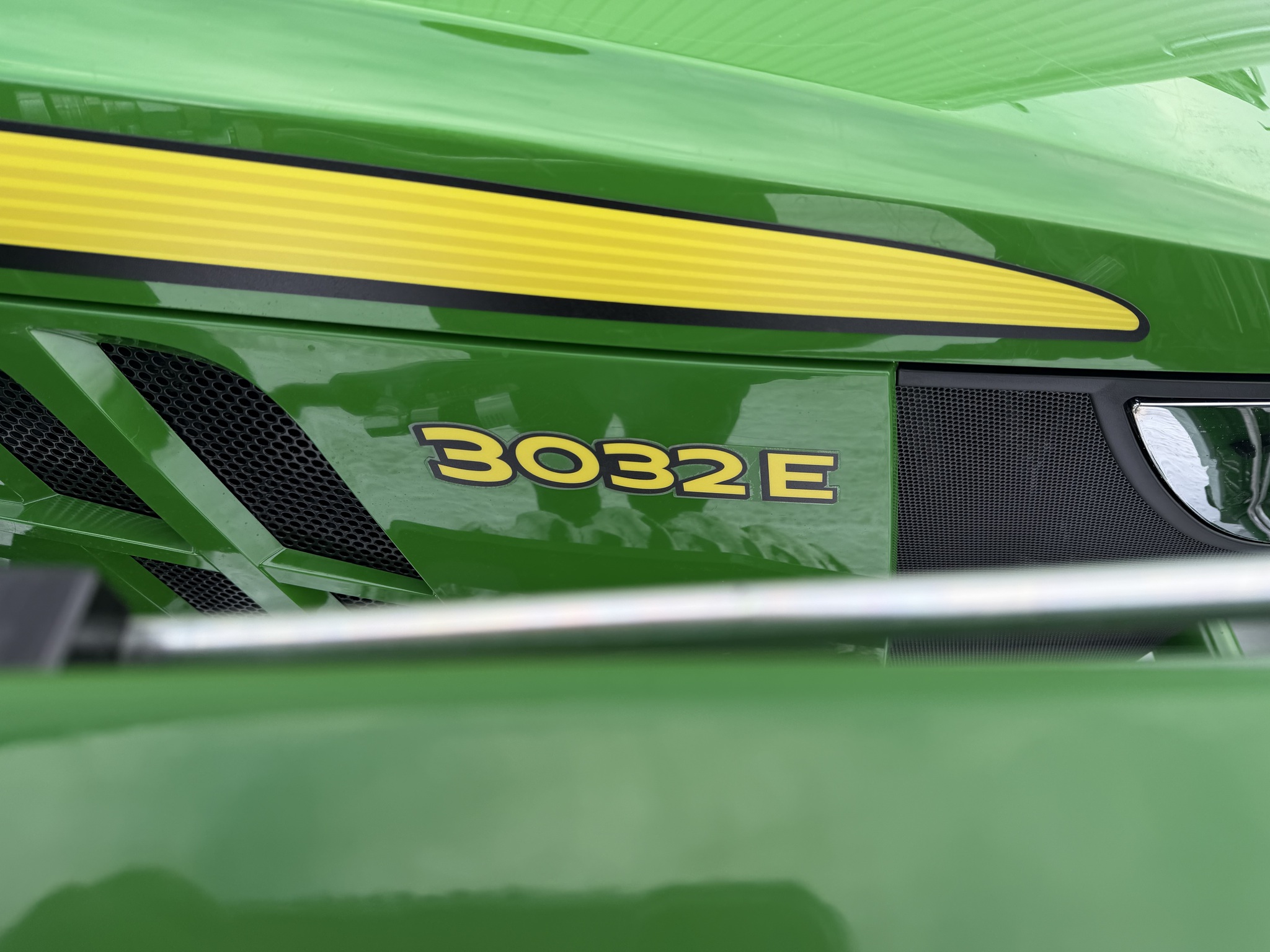 2025 John Deere 3032E Image 9