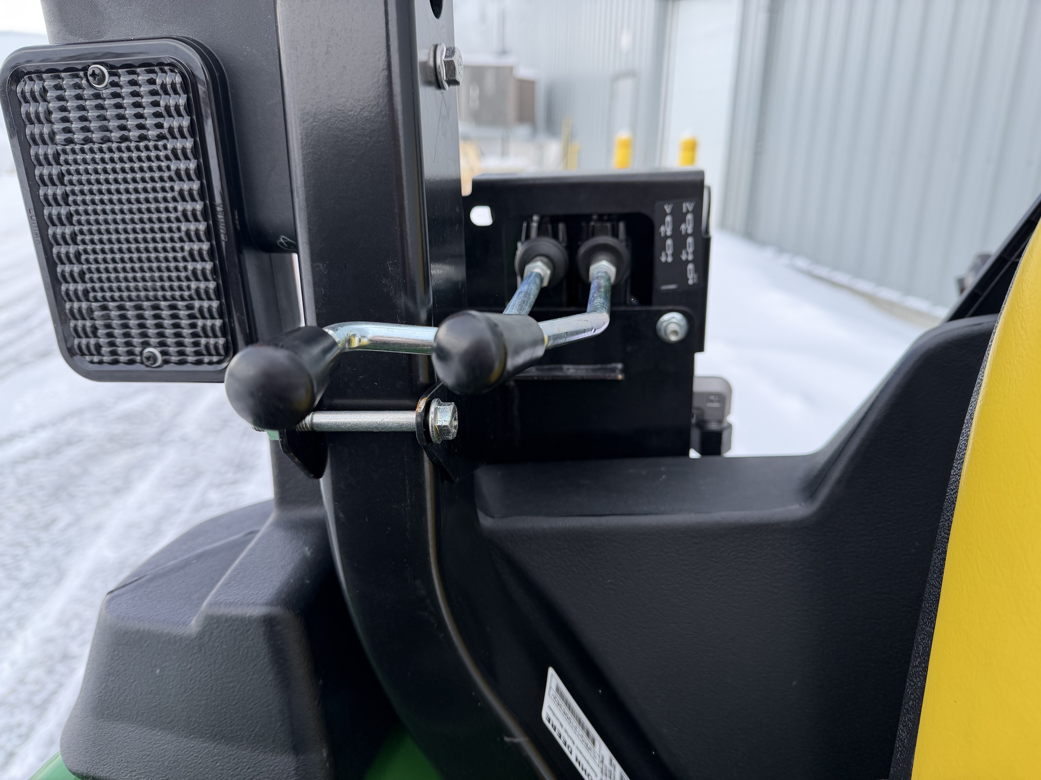 2025 John Deere 3032E Image 12