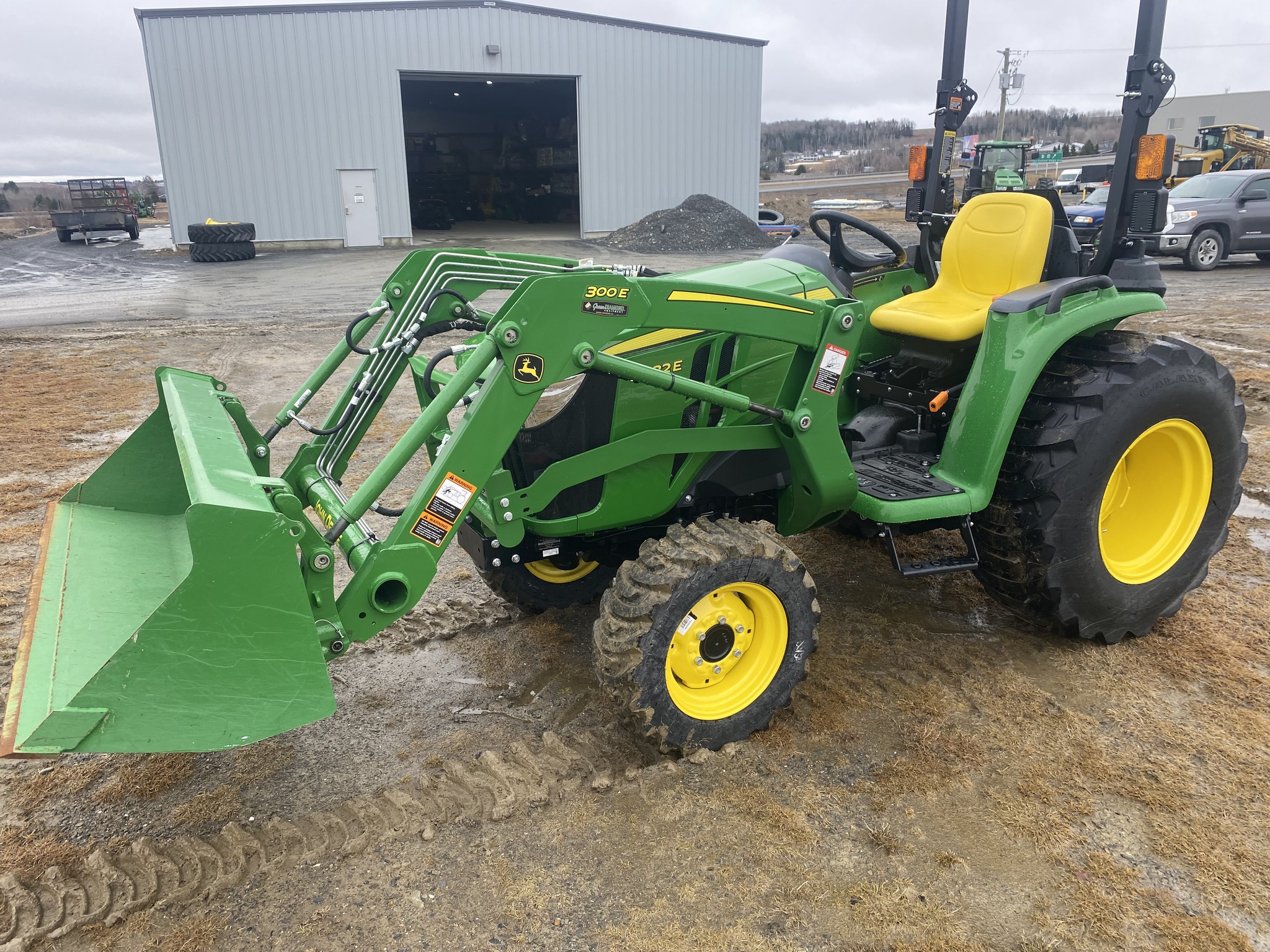 2025 John Deere 3032E Image 1