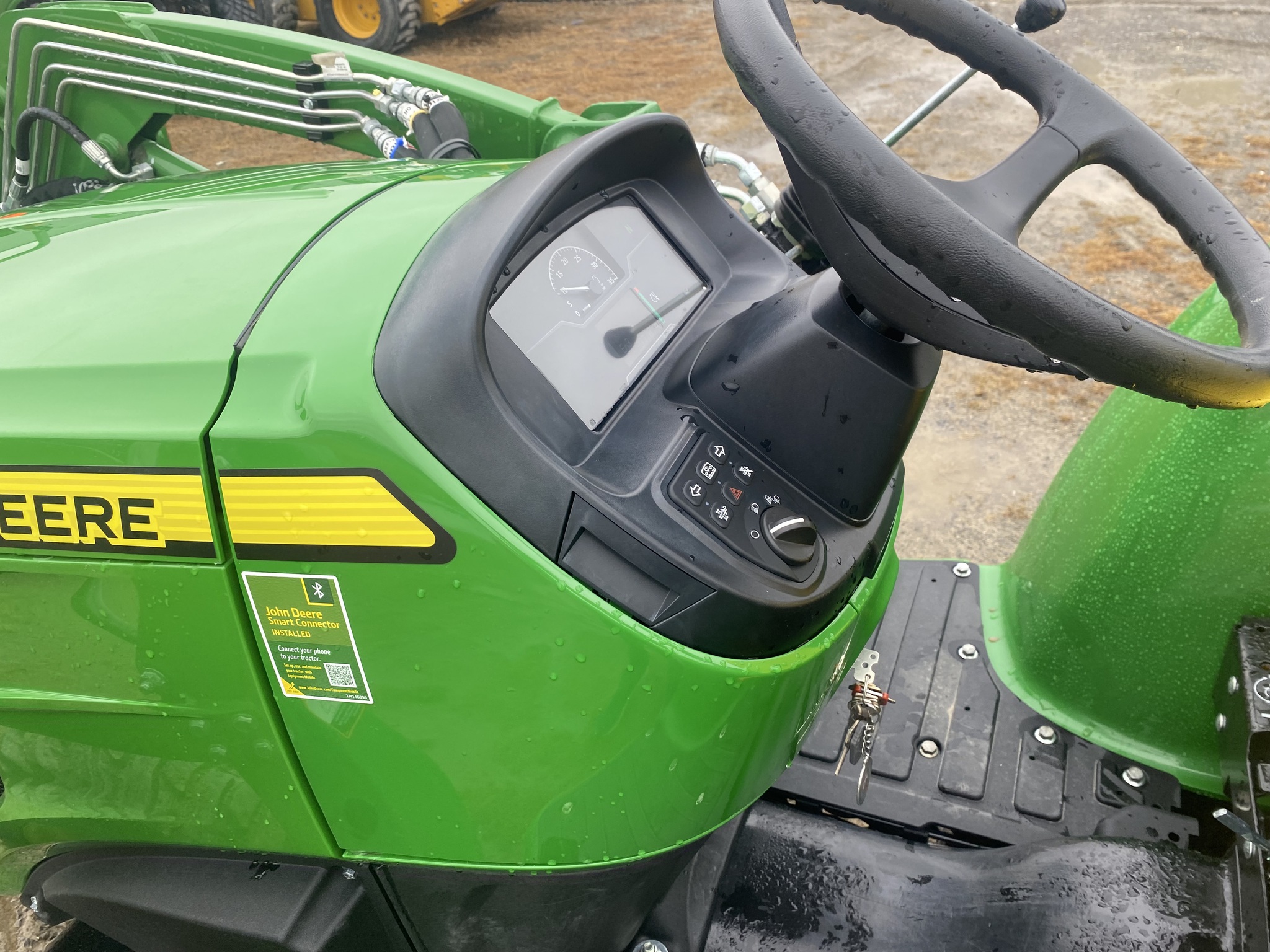 2025 John Deere 3032E Image 7