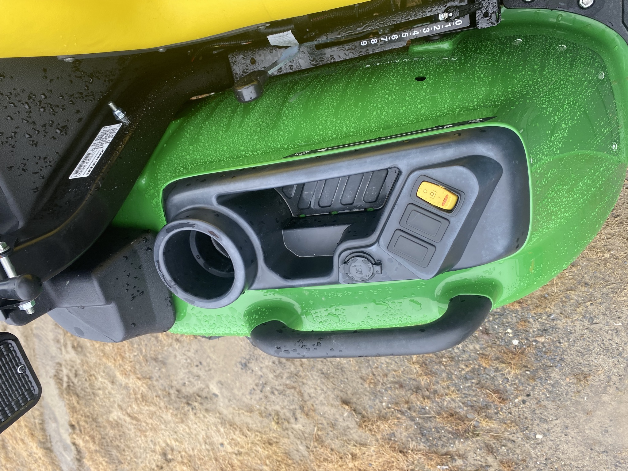 2025 John Deere 3032E Image 5