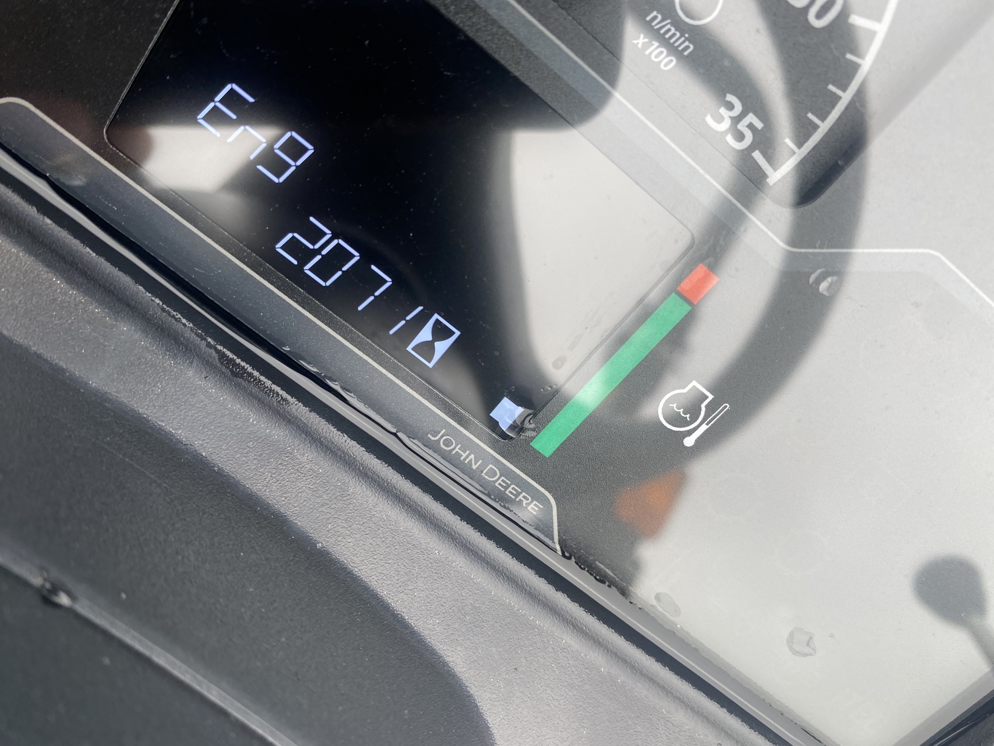 2025 John Deere 3032E Image 8
