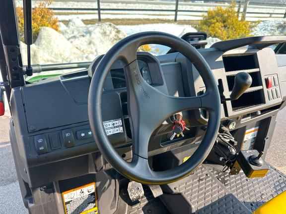 2022 John-Deere 835M