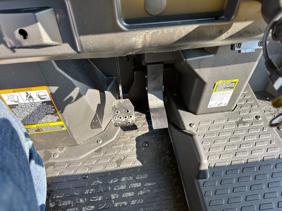 2022 John-Deere 835M