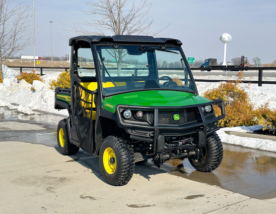 2022 John-Deere 835M