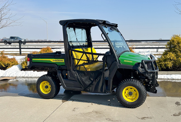 2022 John-Deere 835M