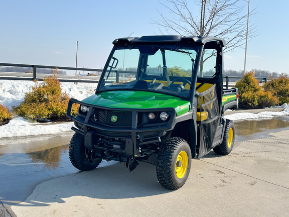 2022 John-Deere 835M