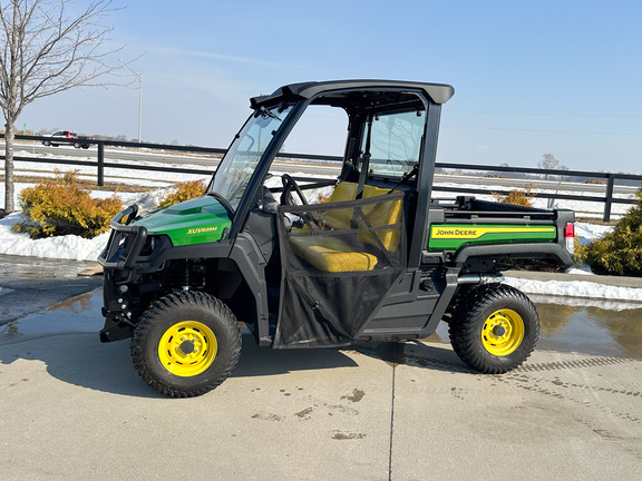 2022 John-Deere 835M