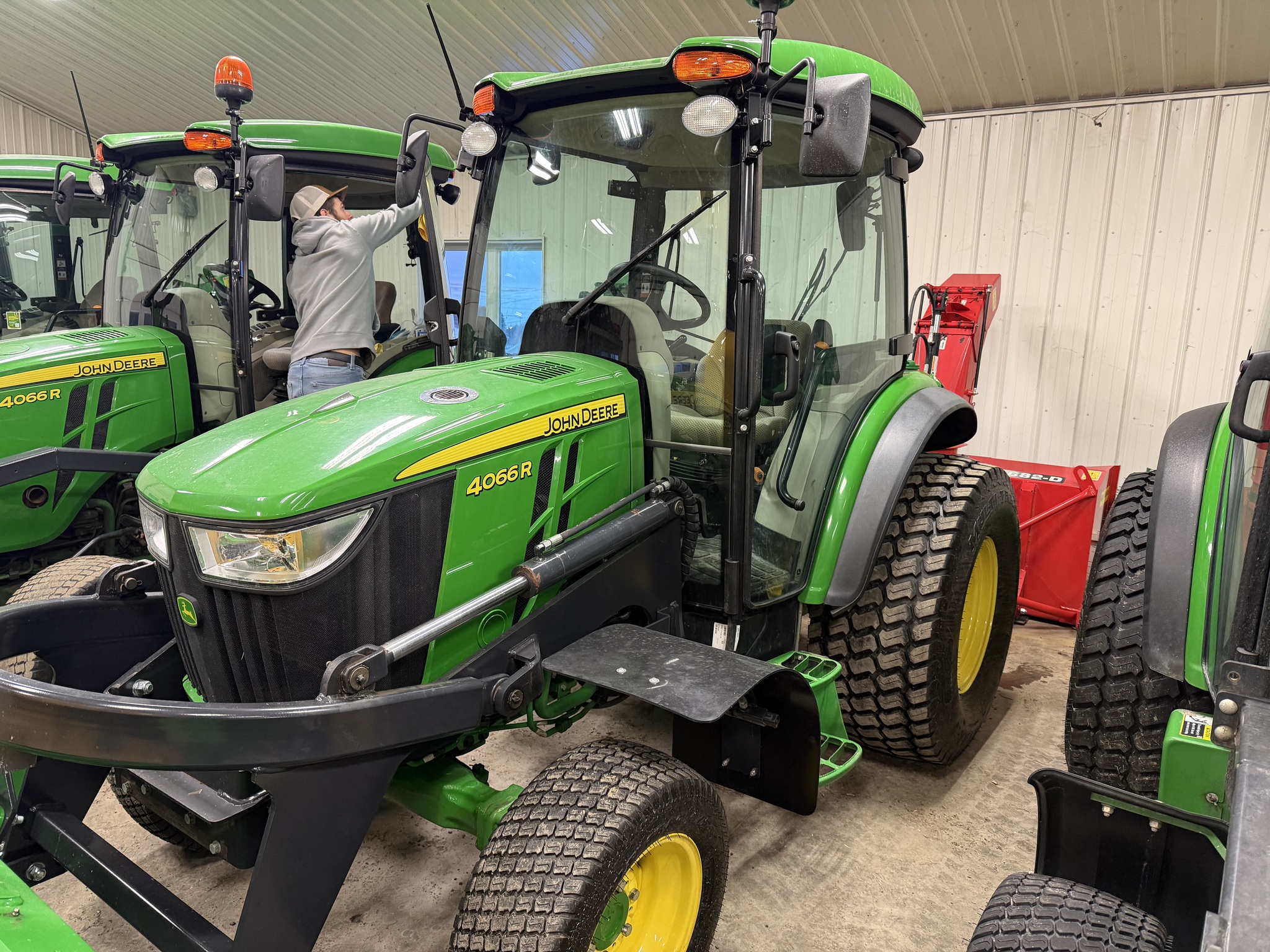 2022 John Deere 4066R Image 14