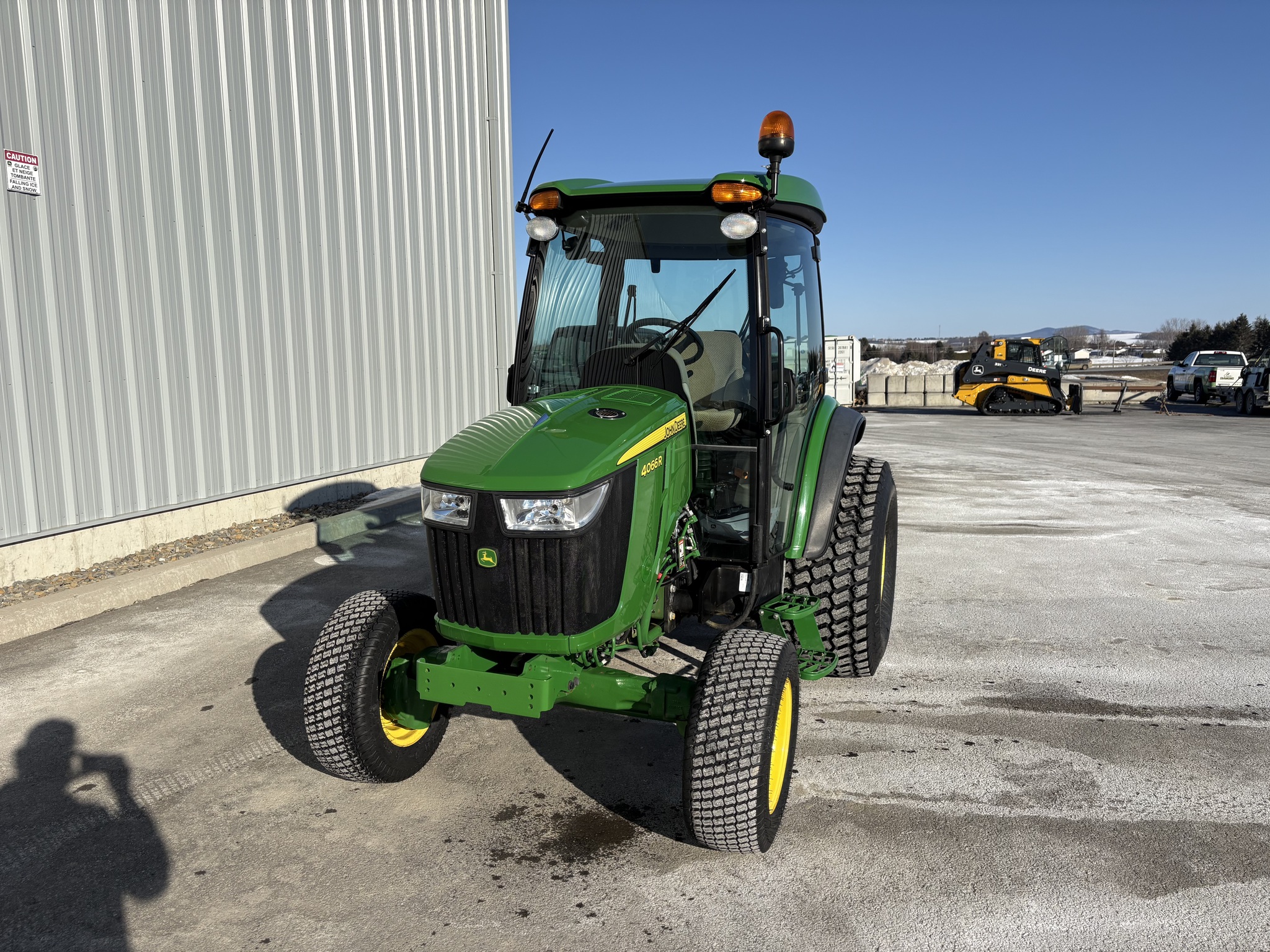 2022 John Deere 4066R Image 2