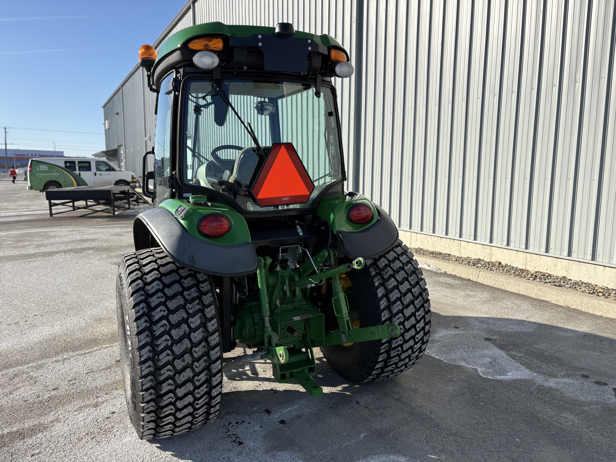 2022 John Deere 4066R Image 6