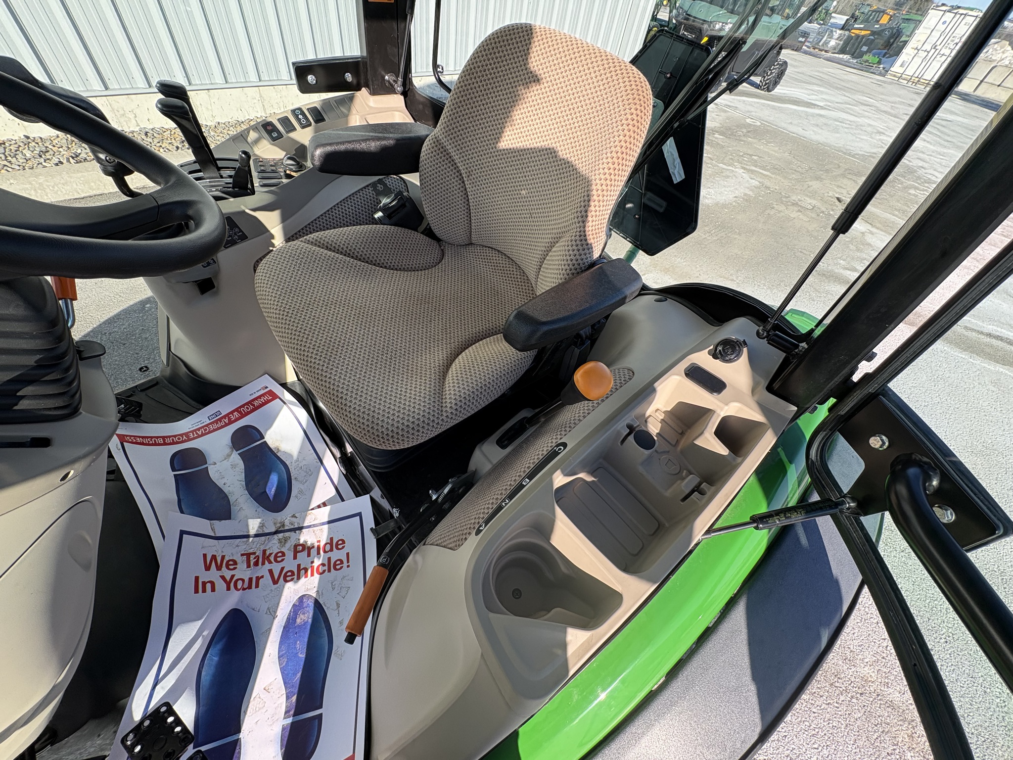 2022 John Deere 4066R Image 11