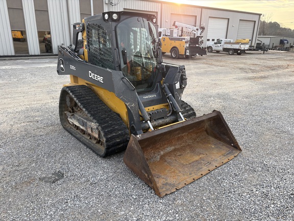 Photo of a 2021 John Deere 325G