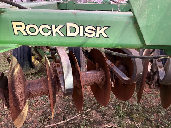 Photo of 2004 John Deere 637