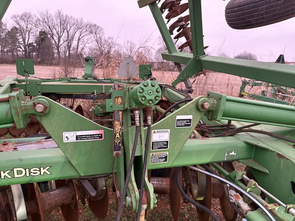 Photo of 2004 John Deere 637