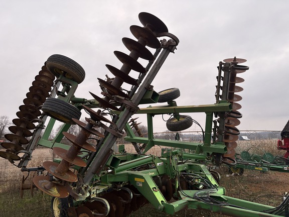 Photo of 2004 John Deere 637