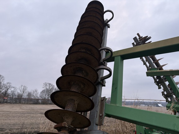 Photo of 2004 John Deere 637