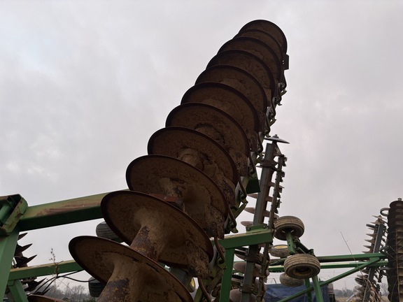 Photo of 2004 John Deere 637