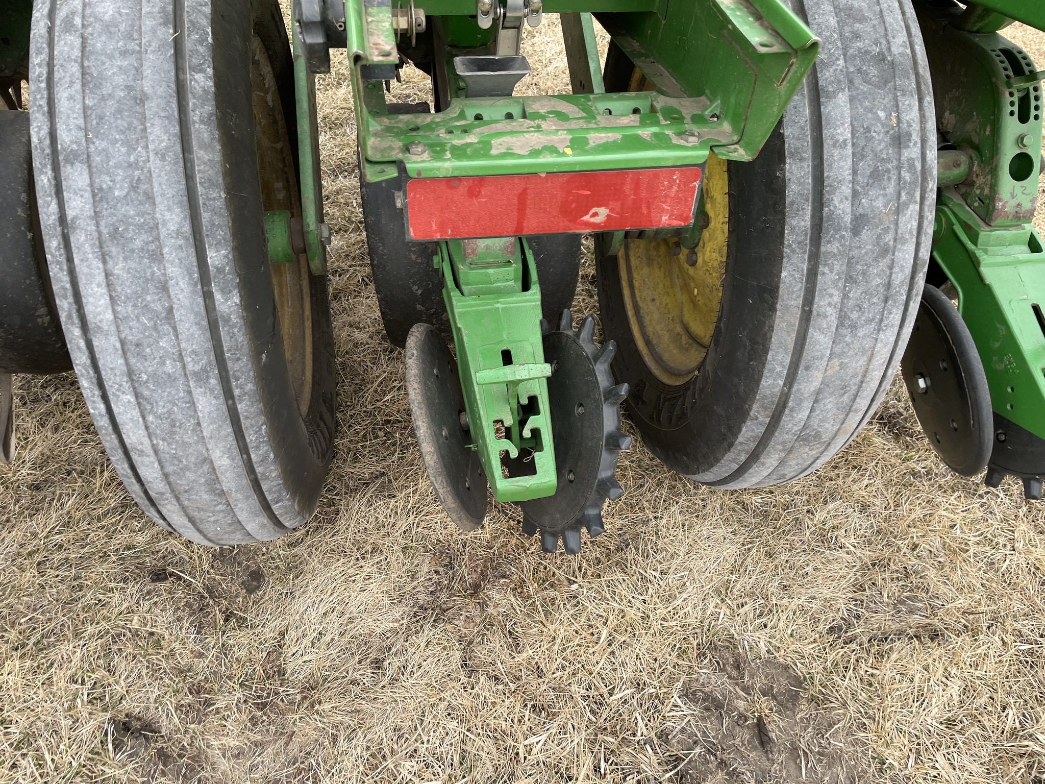  2000 John Deere 1770 at Heritage Tractor in Geneseo, IL