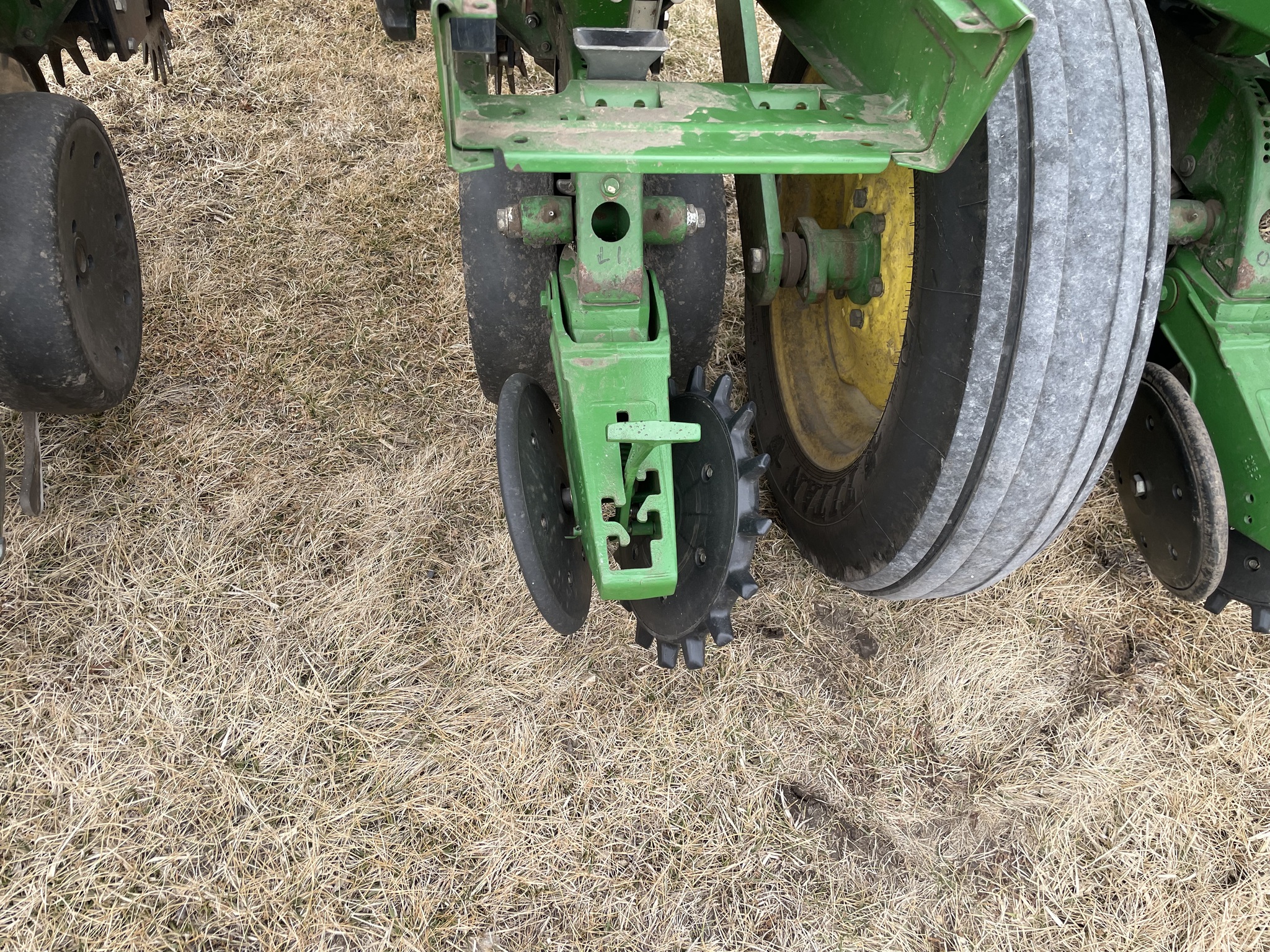  2000 John Deere 1770 at Heritage Tractor in Geneseo, IL