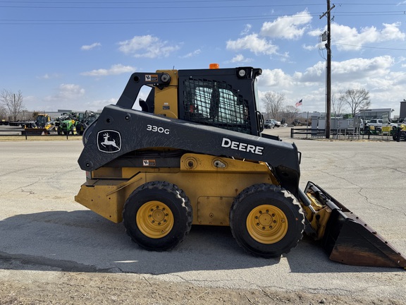 2021 John-Deere 330G