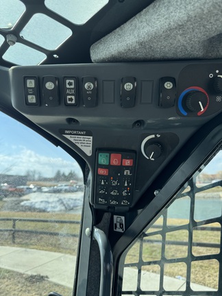 2021 John-Deere 330G