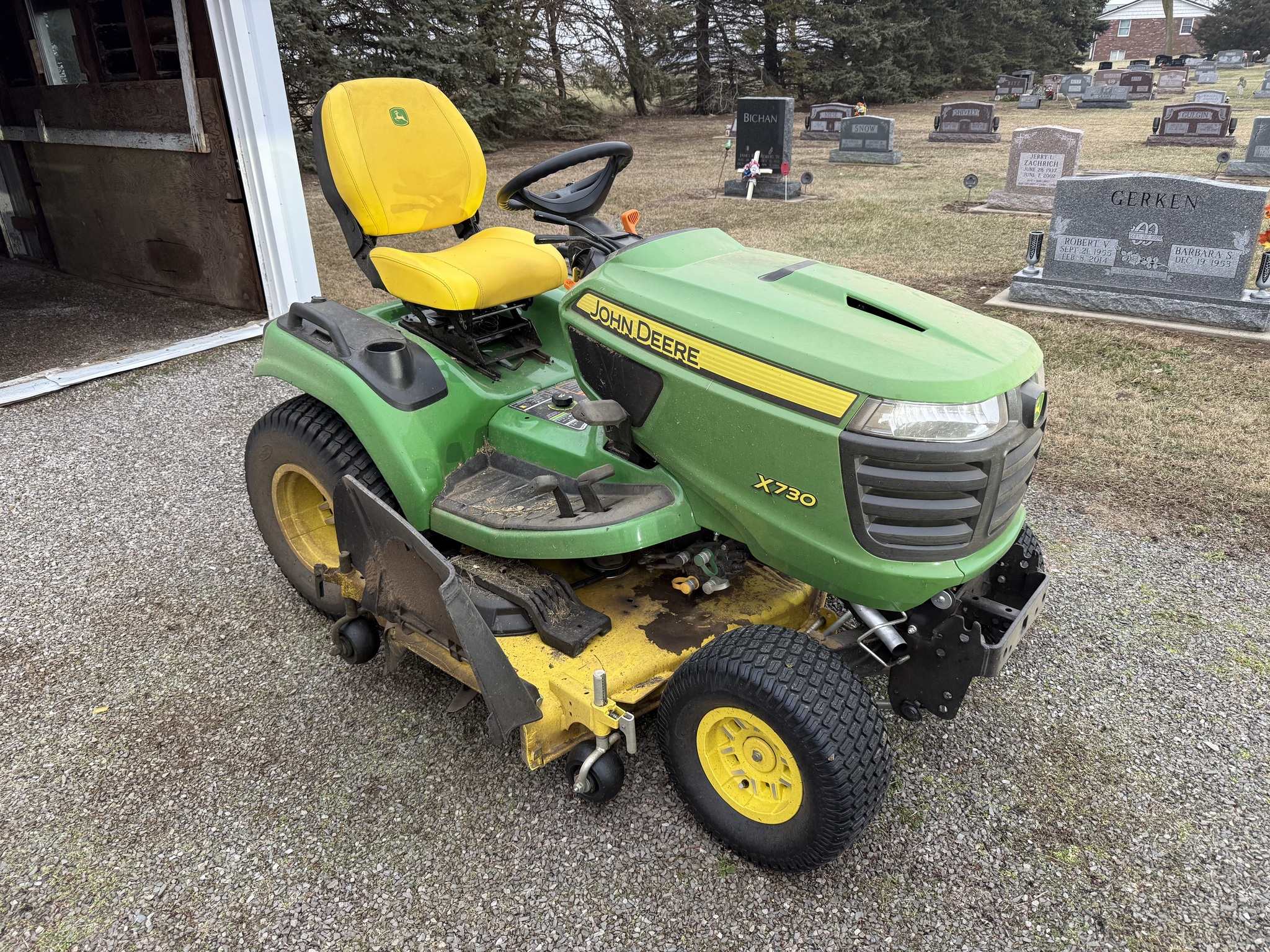 2022 John Deere X730 Image 1