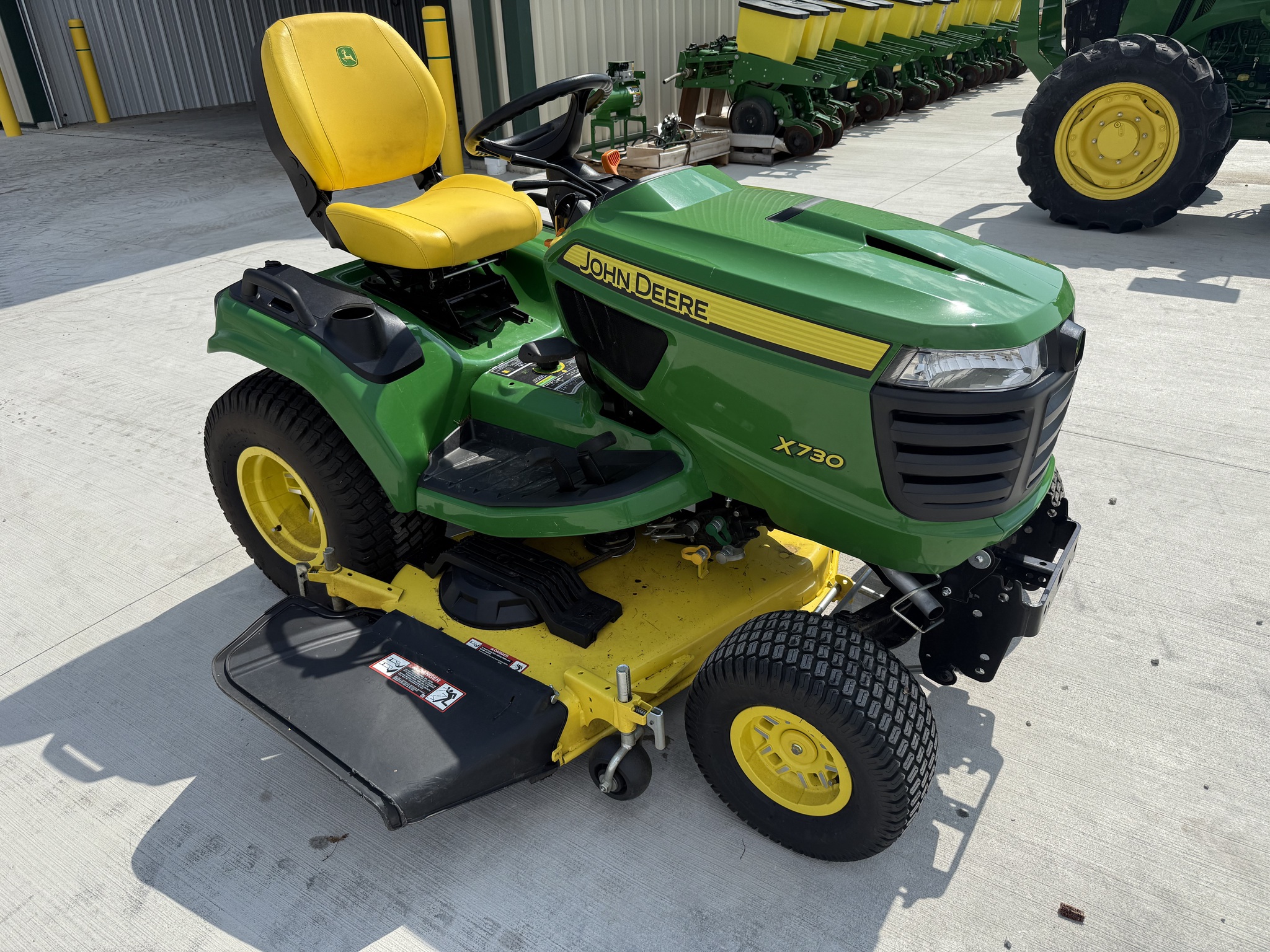 2022 John Deere X730 Image 2