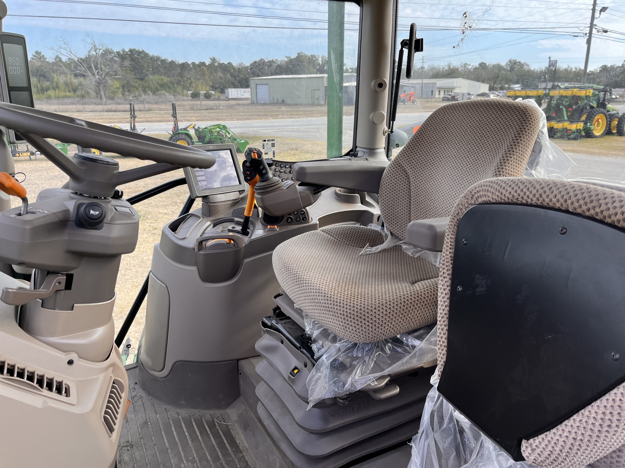 2022 John Deere 6R 155 Image 9