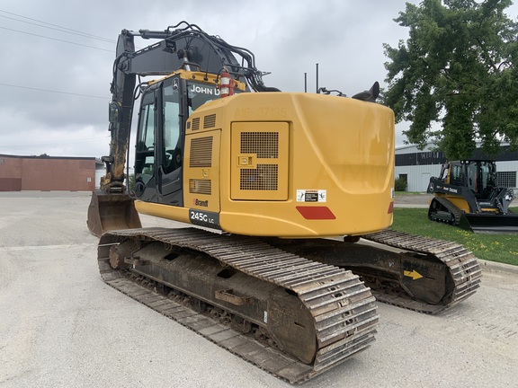 2021 John Deere 245G LC