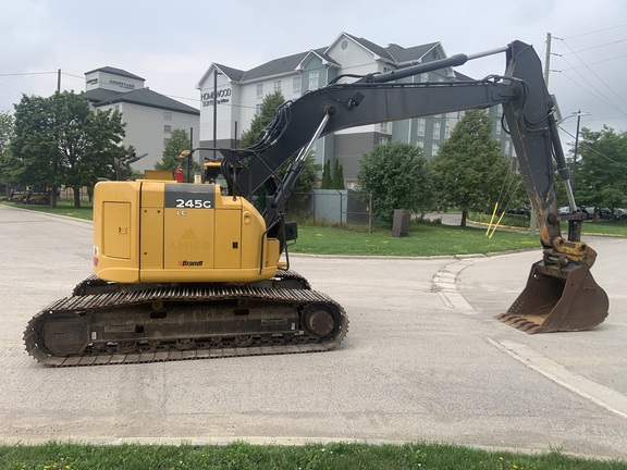 2021 John Deere 245G LC