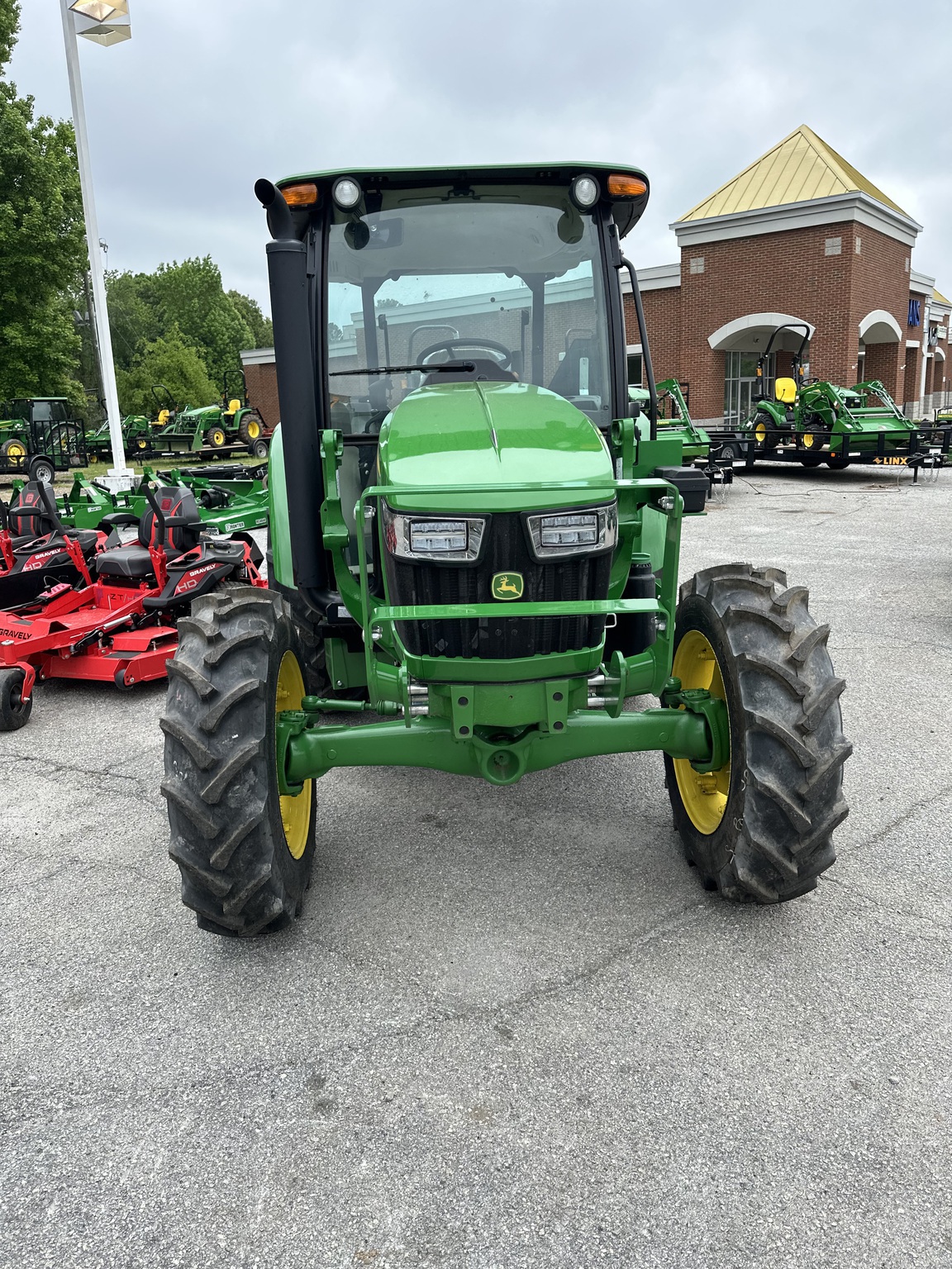 2025 John Deere 5060E Image 3