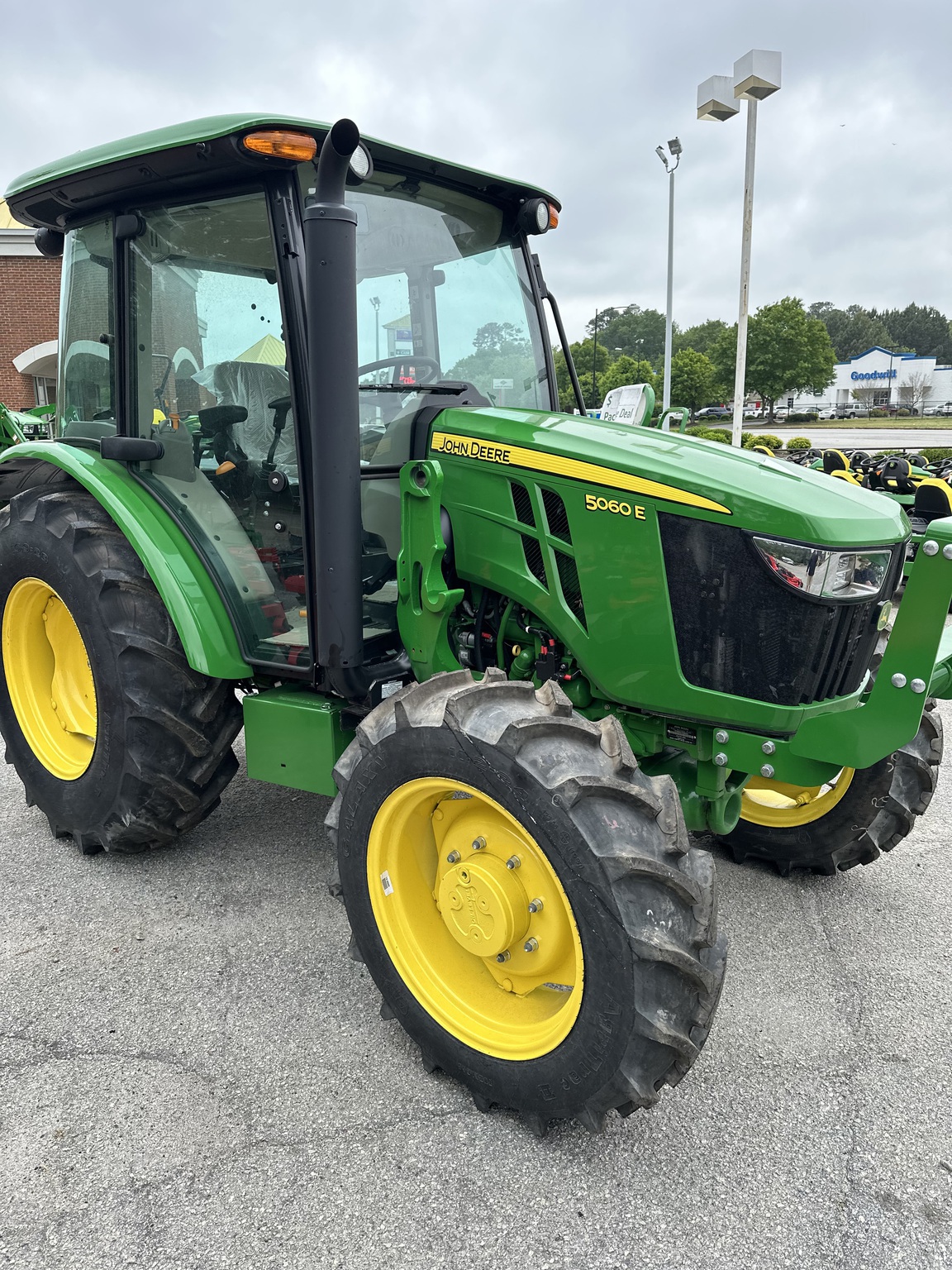 2025 John Deere 5060E Image 6
