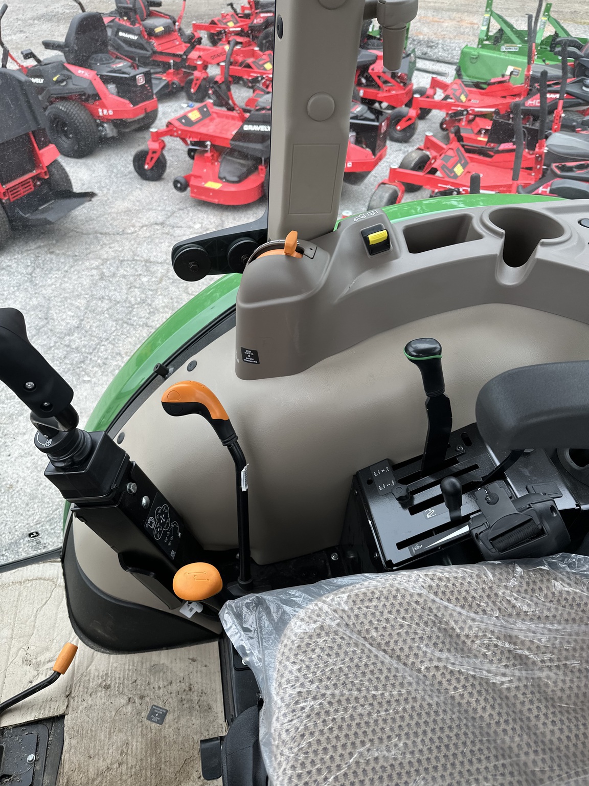 2025 John Deere 5060E Image 4