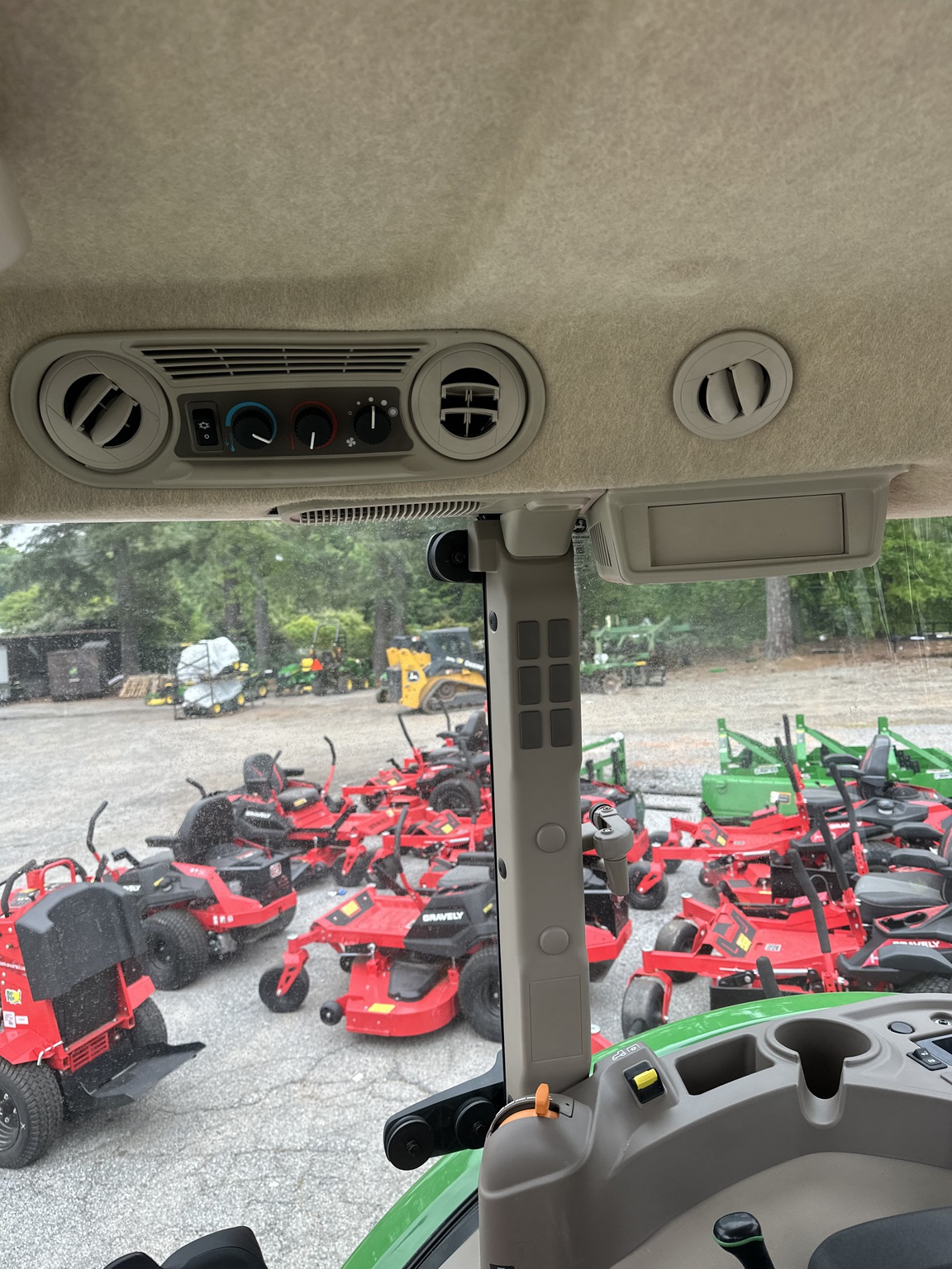 2025 John Deere 5060E Image 2