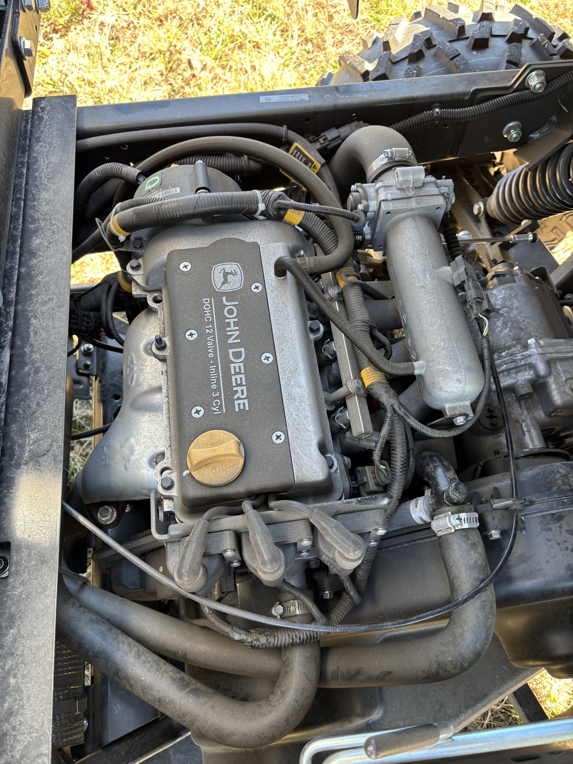 2025 John Deere XUV 825M Image 2