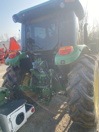 2023 John Deere 5100E Photo 2