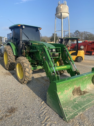 2023 John Deere 5100E Photo 1
