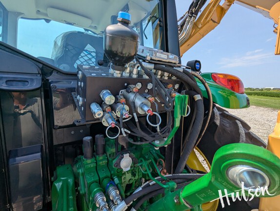 Photo of 2023 John Deere 6110M
