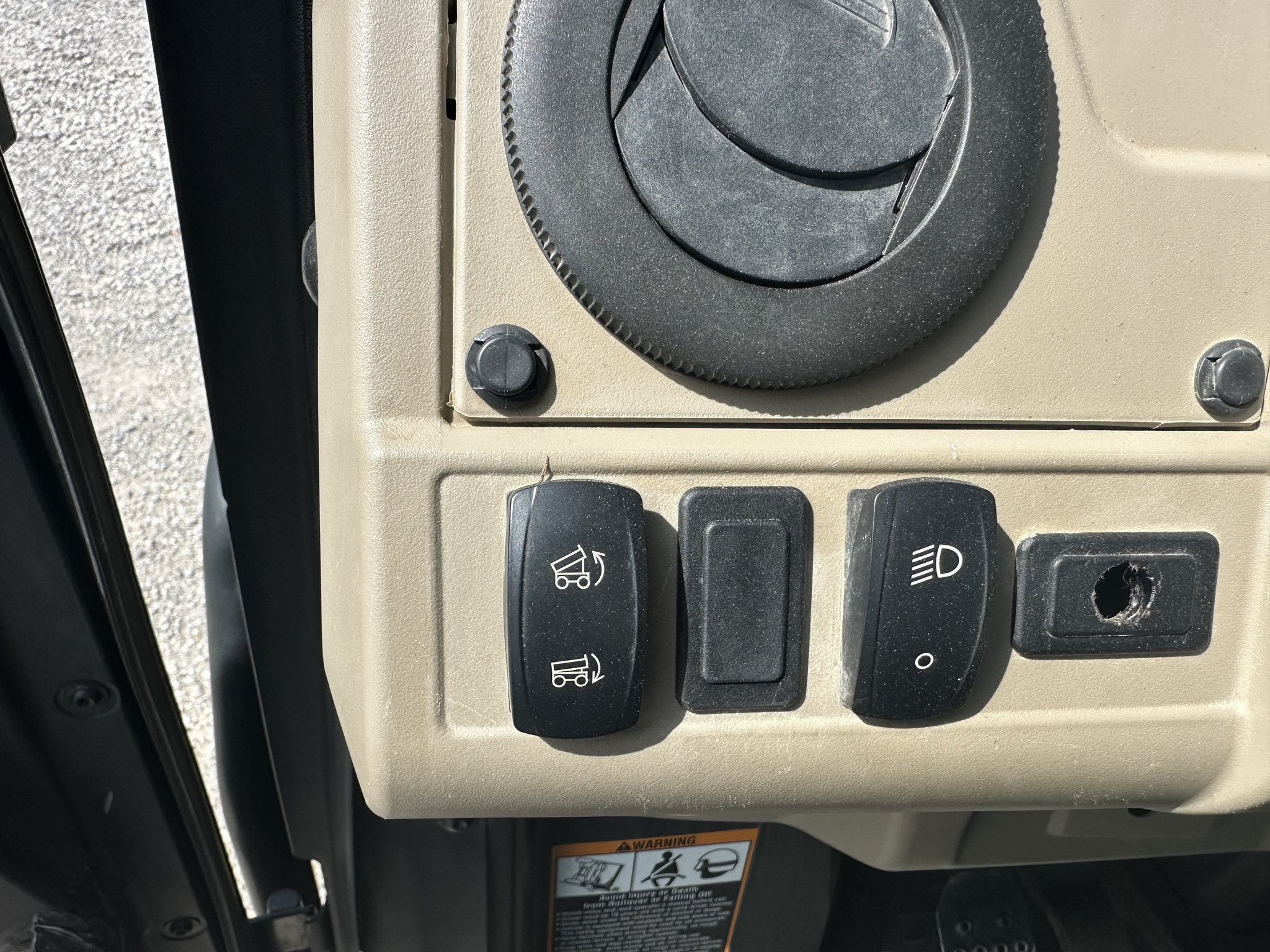  2023 John Deere XUV 835R at Heritage Tractor in Joplin, MO