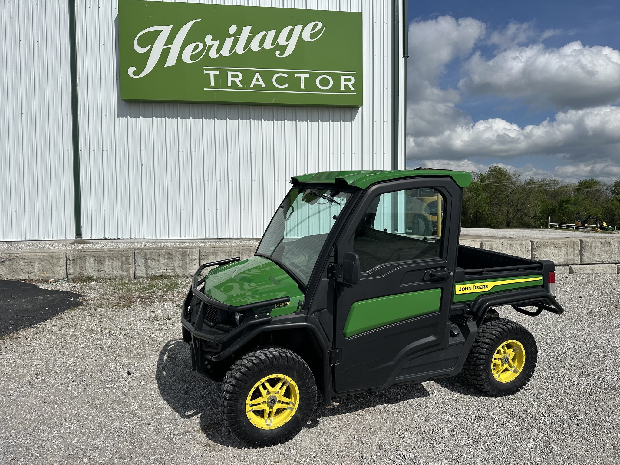  2023 John Deere XUV 835R at Heritage Tractor in Joplin, MO