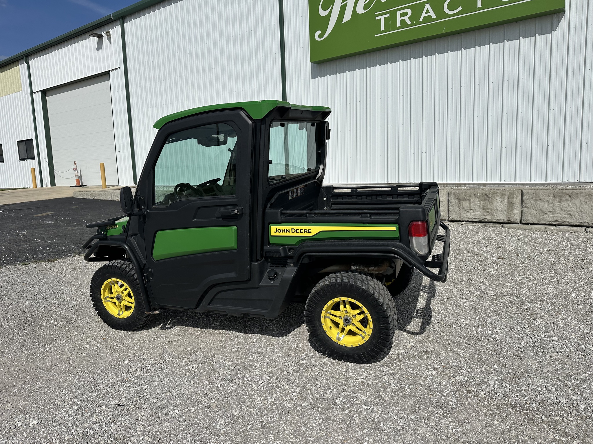  2023 John Deere XUV 835R at Heritage Tractor in Joplin, MO