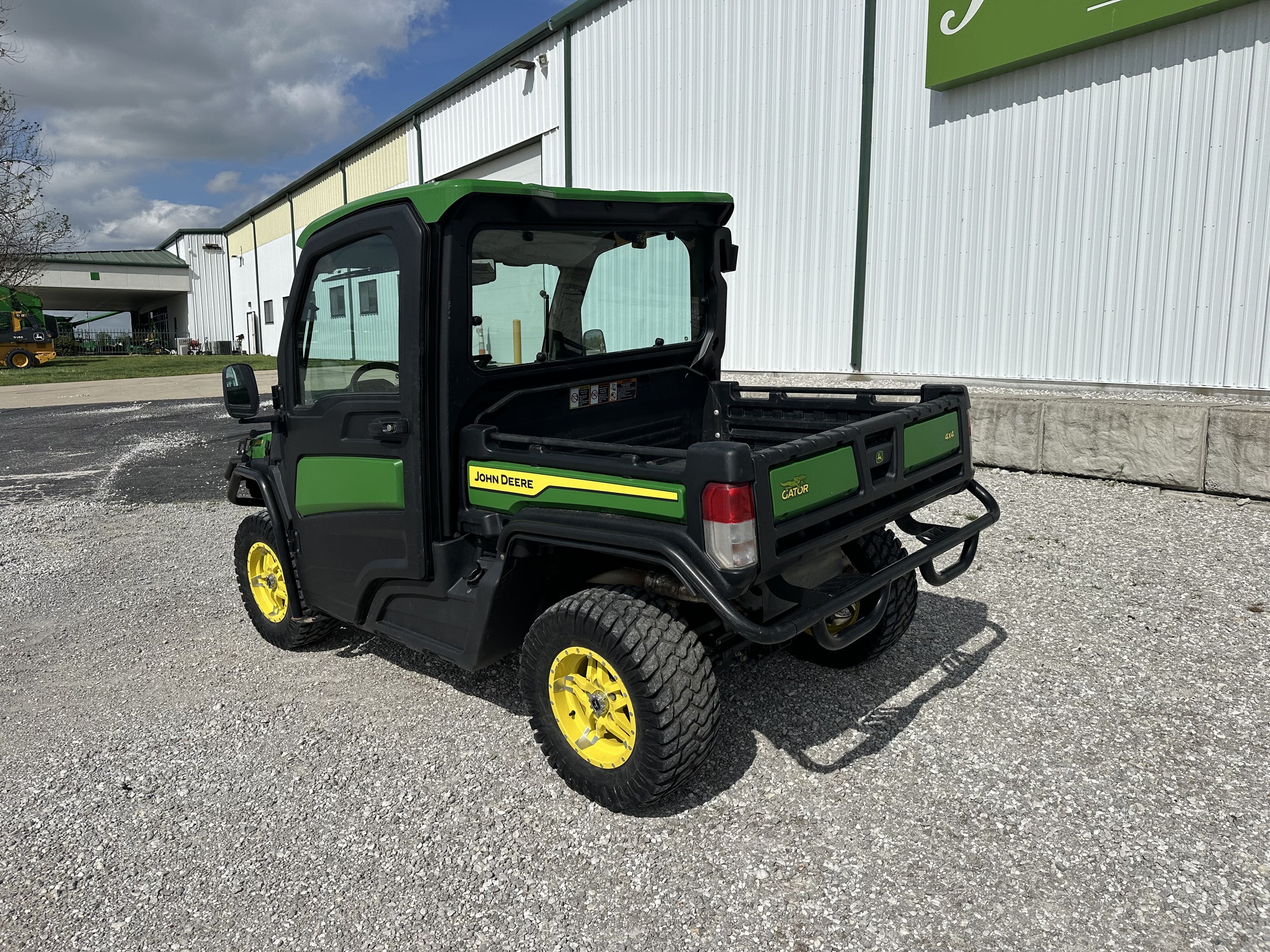  2023 John Deere XUV 835R at Heritage Tractor in Joplin, MO