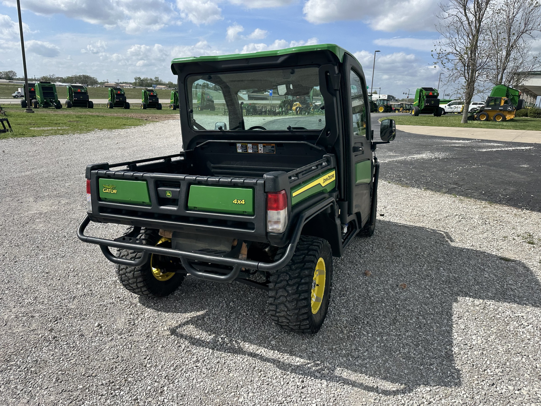  2023 John Deere XUV 835R at Heritage Tractor in Joplin, MO