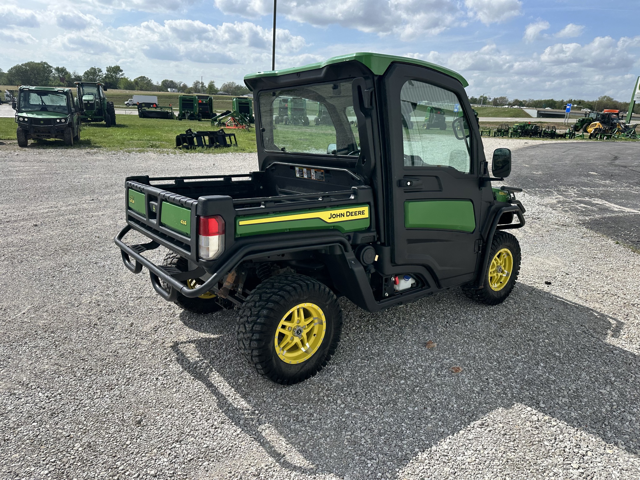  2023 John Deere XUV 835R at Heritage Tractor in Joplin, MO