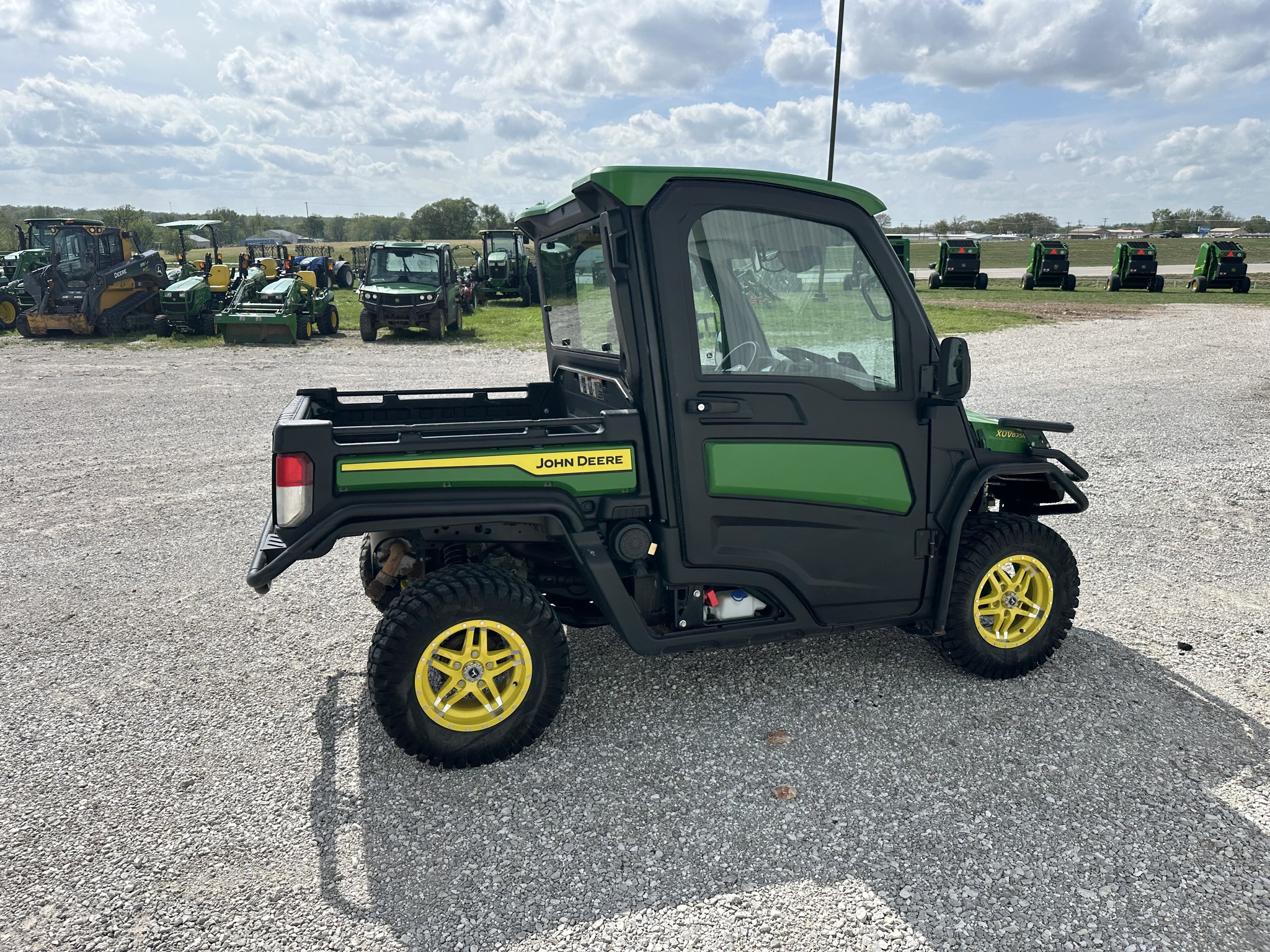  2023 John Deere XUV 835R at Heritage Tractor in Joplin, MO
